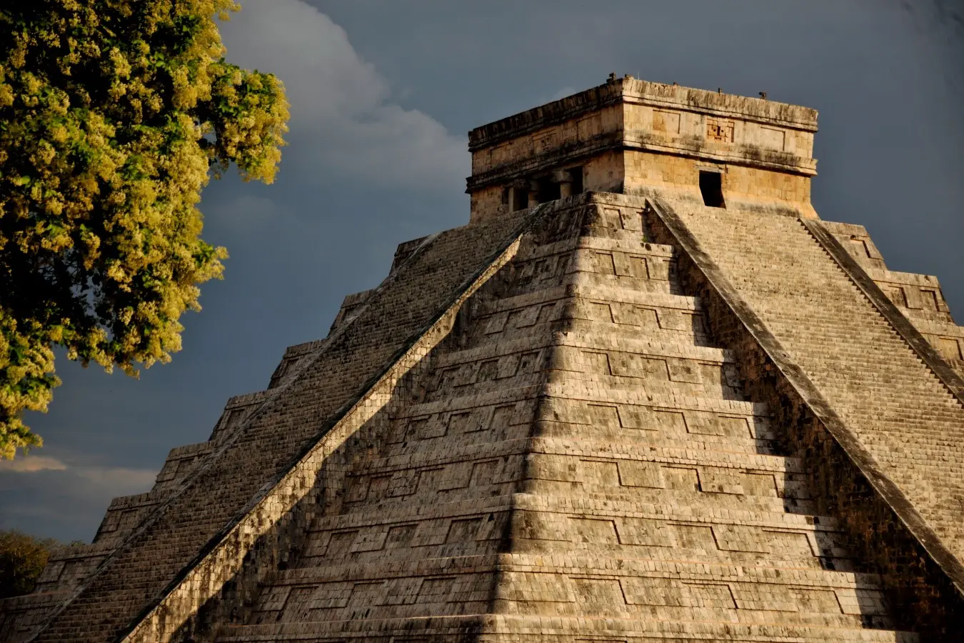 The Castle Chichén Itzá Archaelogical Site