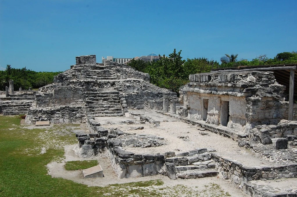 El Rey Archaelogical Site
