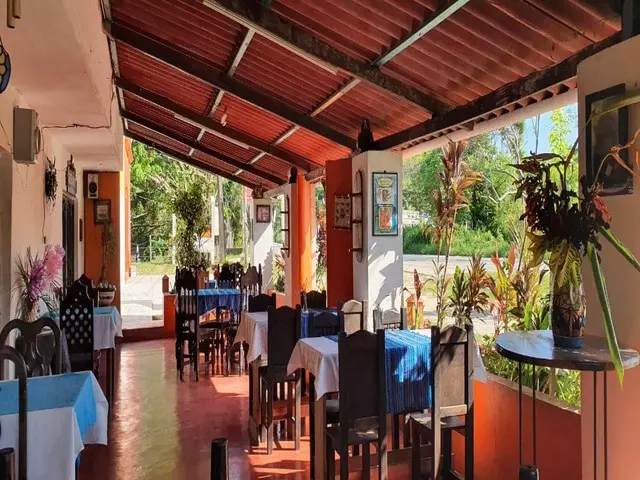 El Lago Restaurant 