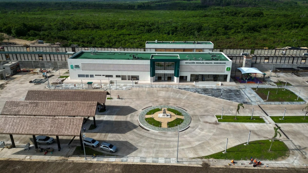 Nicolás Bravo - Kohunlich Train Station